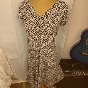 Liz Claiborne Axcess Women’s Small V-Neck Short Sleeve Dress – Black & Tan print